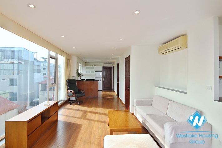   A nice serviced apartment with balcony for rent in Quang An